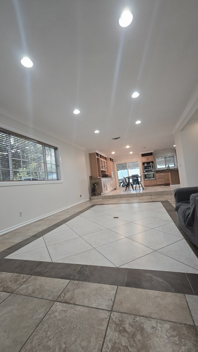 Photo - 2744 E Bennett Ave