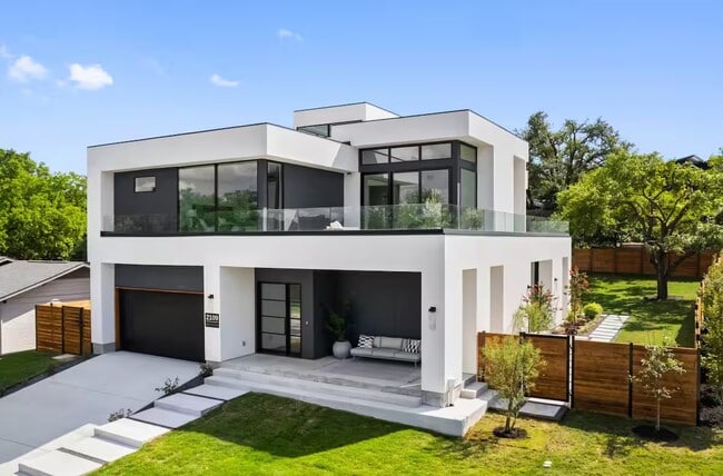 Building Photo - 2109 Barton Hills Dr