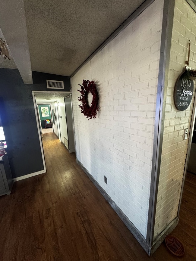 Photo - 908 NE Bronstad Dr