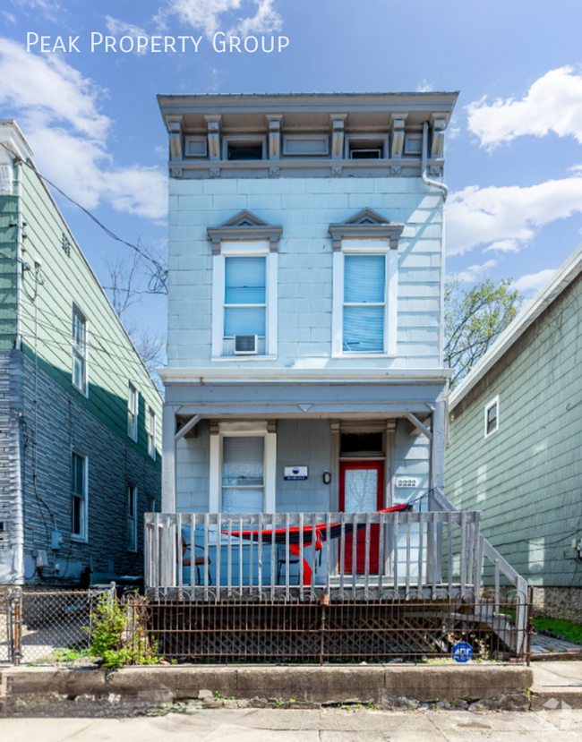 Building Photo - 2222 Flora St Rental
