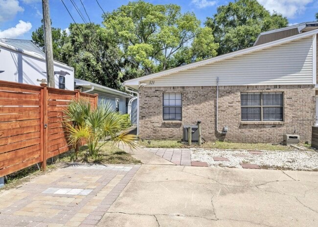 Building Photo - 321 Woodham Ct Rental