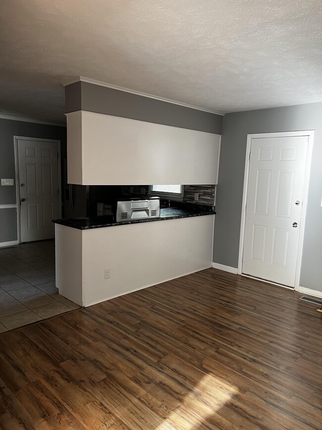 Photo - 735 Prestige Blvd