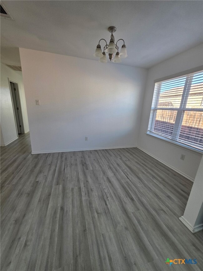 Photo - 1121 Dixon Cir