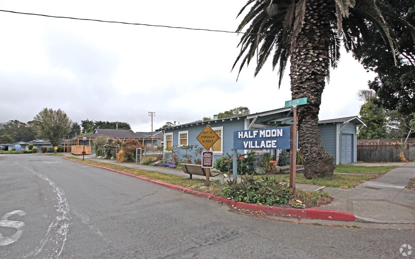 Photo - Half Moon Village Apartments