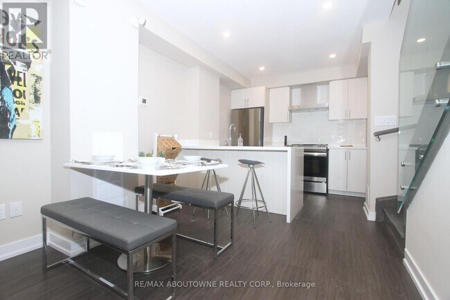 Photo - 282 Bleecker St