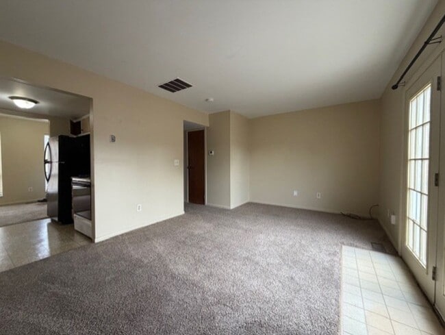 Photo - 6881-6887-6887 Emerald Ave Unit 6883