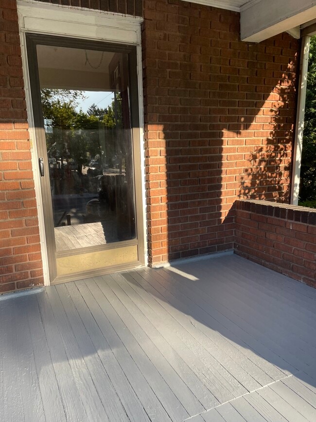 Photo - 206 Wales Rd NE