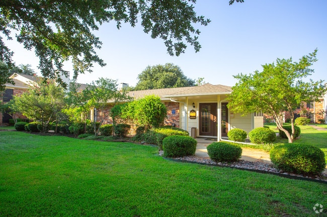 Photo - Stonegate Apartments