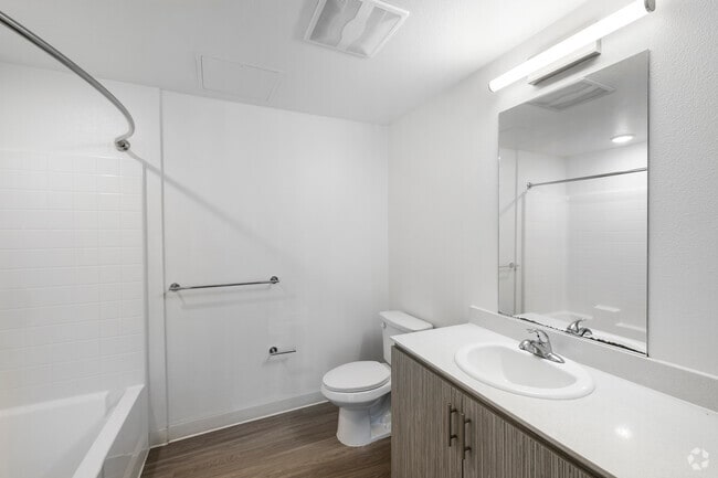 3BR, 2BA - 1,100SF - Bathroom