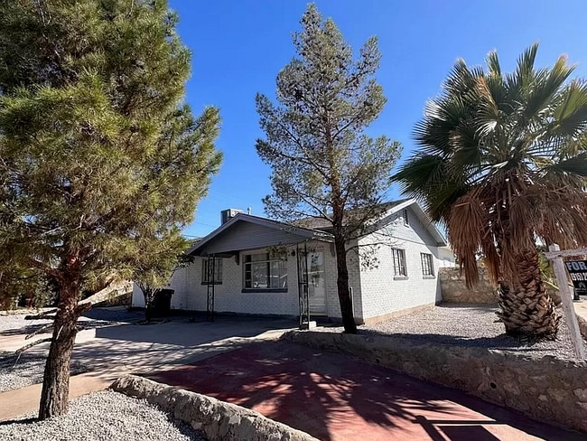 Building Photo - 8100 Sandland Dr Rental