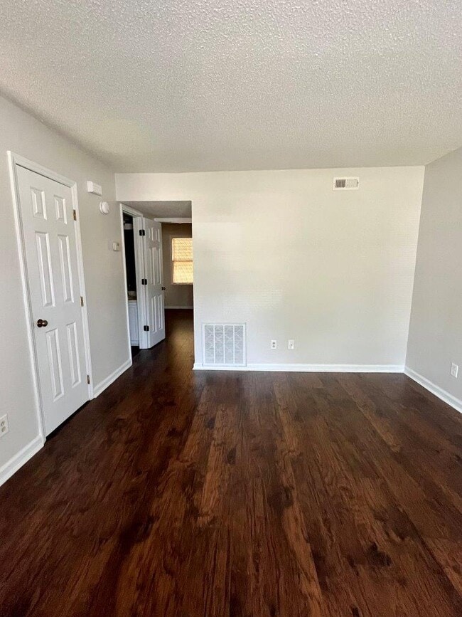 Photo - 1602 Collegeview Ave
