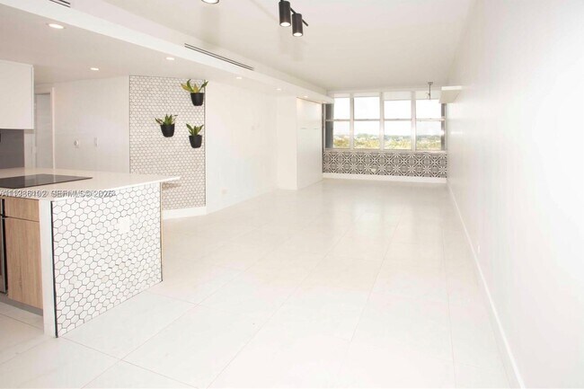 Photo - 7441 Wayne Ave Unit 10I