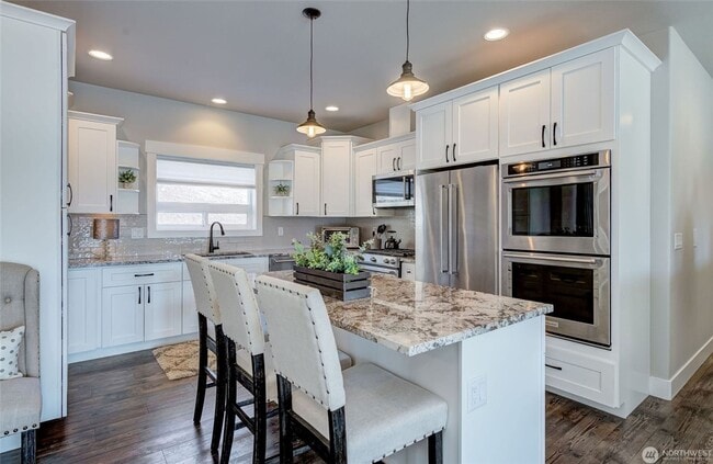Photo - Beautiful 3+ bed, 3 bath home with 4 car garage, VIEWS, chef's kitchen and much more!