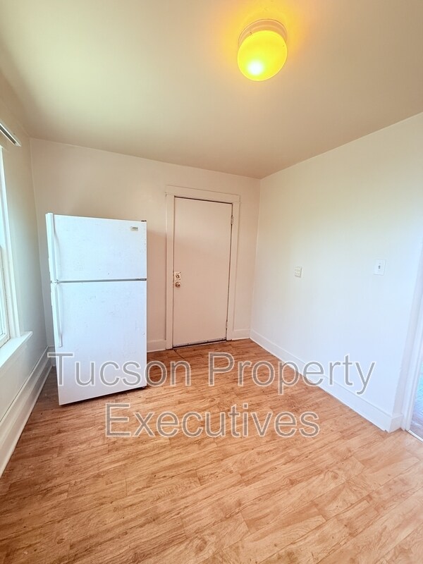 Photo - 2632 N Stone Ave