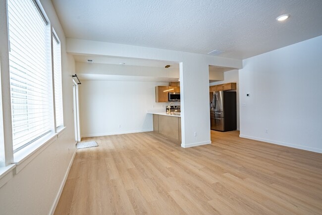 Building Photo - 1967 S Cherry Ln