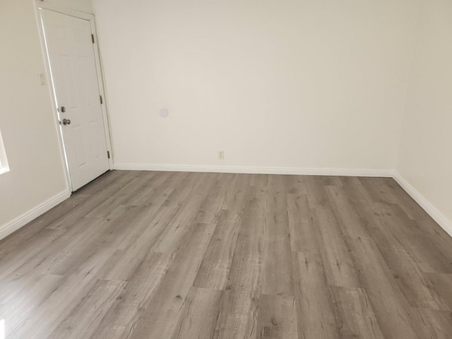 Photo - 16121 Clark Ave Unidad 2