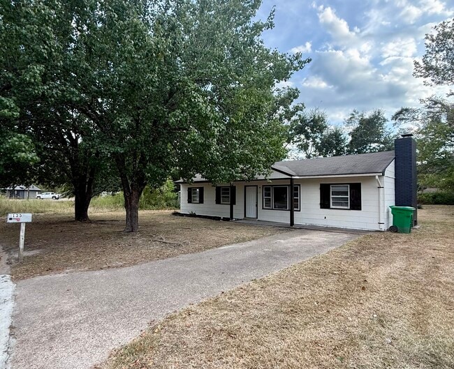 Photo - 135 Maple St