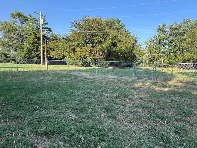 Photo - 115 Hillside Rd