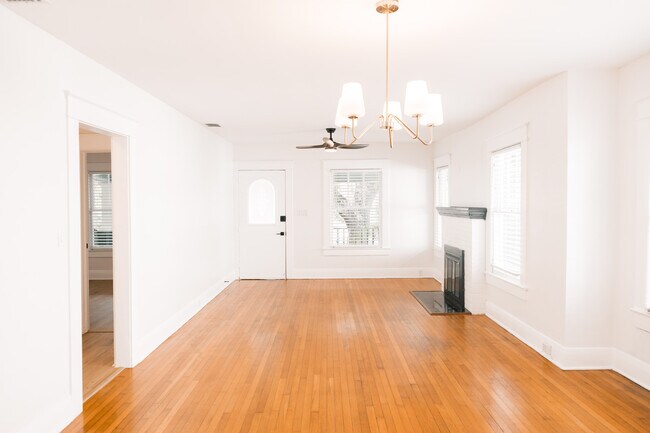 Living room with fireplace - 902 W Columbus Dr