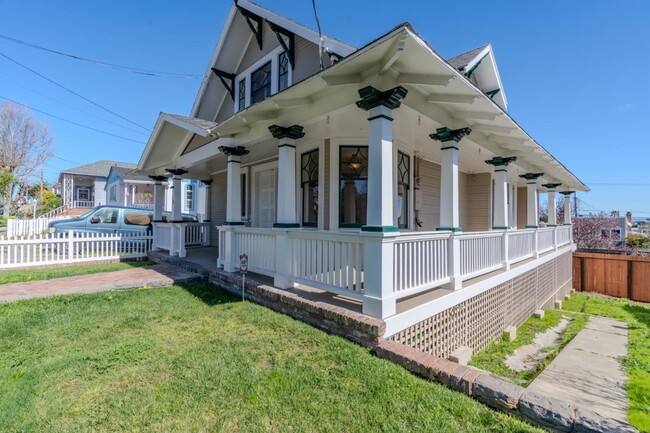 Photo - 364 Cypress Ave