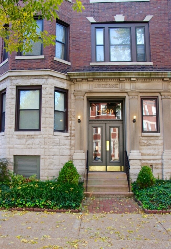 Building Photo - 4500 McPherson Ave Unit 3E