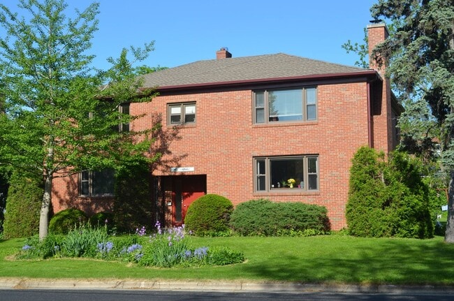 Building Photo - 501 Shepard Ter