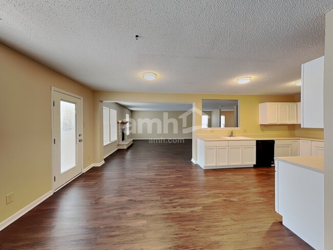 Photo - 10798 Cyrus Dr