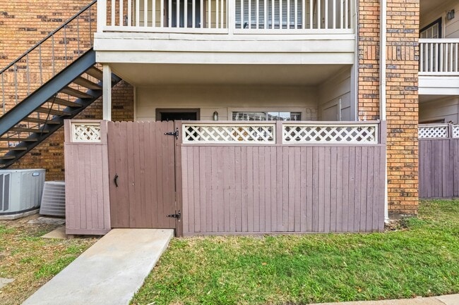 Photo - 2626 Holly Hall St Unit 715