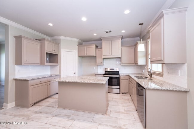 468 Montgomery Rd