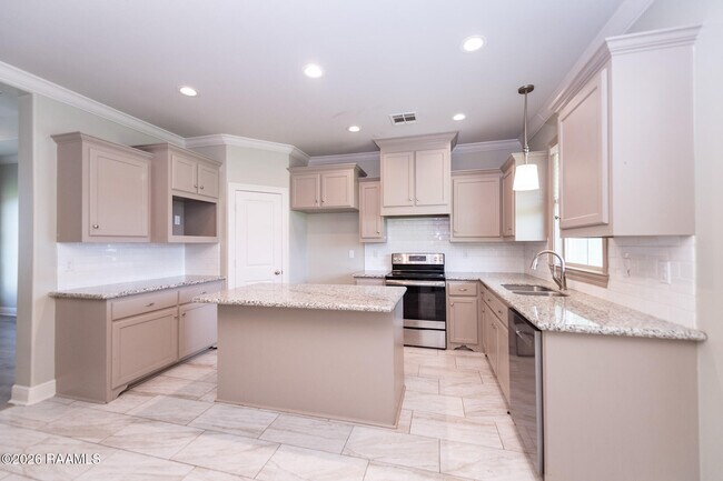 Photo - 468 Montgomery Rd