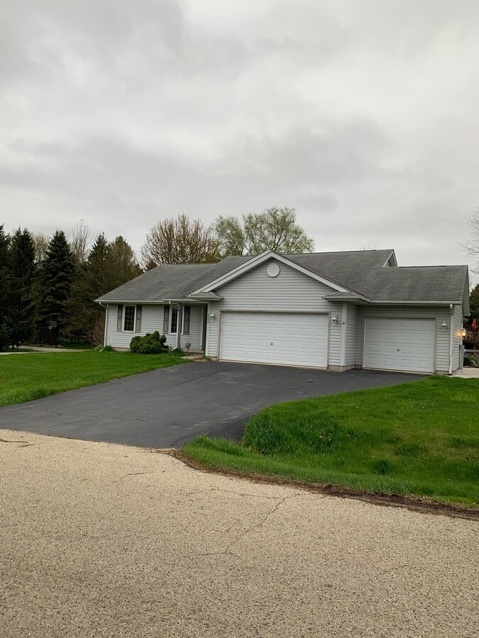 Photo - 200 Winesap St SW