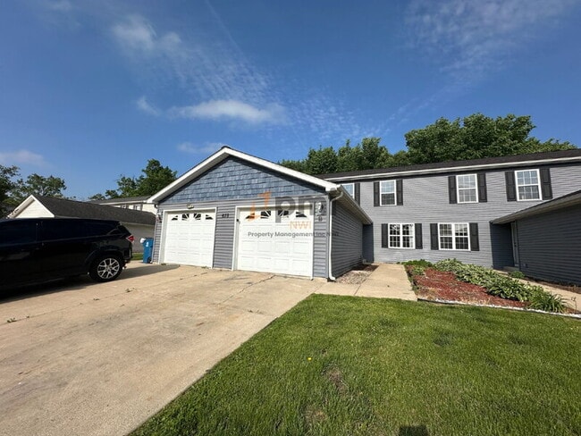 Building Photo - 678 Dearborn Rd