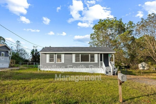 Photo - 2421 Circle Dr
