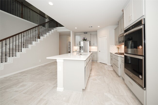 Photo - 5702 Metaphor Wy