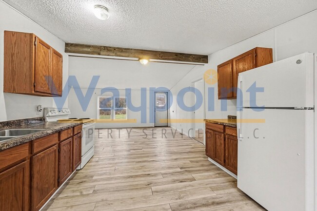 Photo - 4639 N Vickeryville Rd