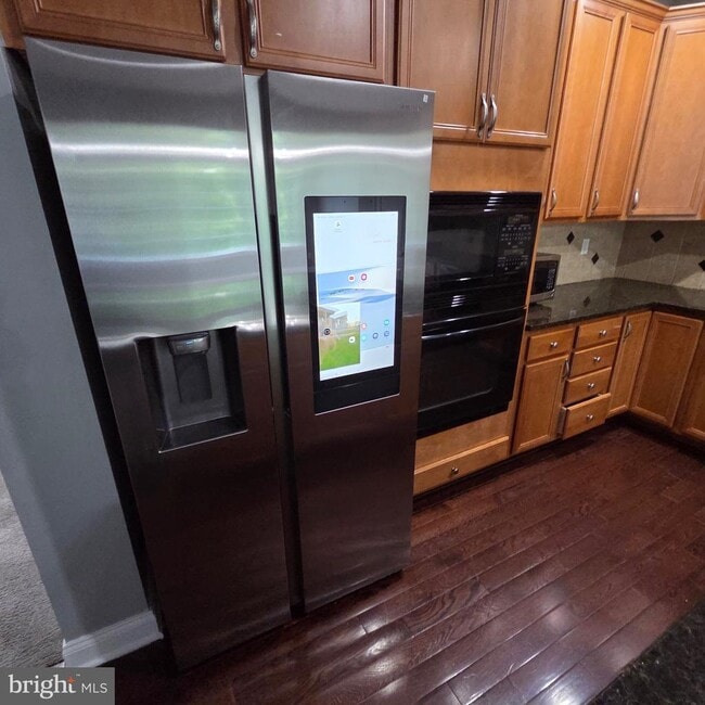 4121 Chariot Way
