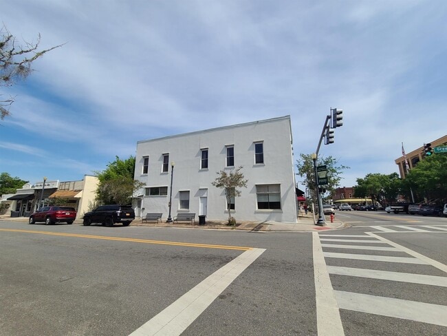 Photo - 101 N Jefferson St
