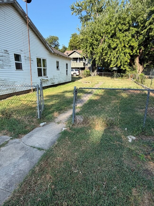 Photo - 411 S Johnston Ave Unidad 411 - A South Johnston