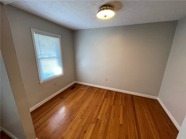 Photo - 202 Mahaffey Dr House