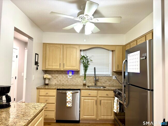 Photo - 25 Padanaram Rd Unit APT 63