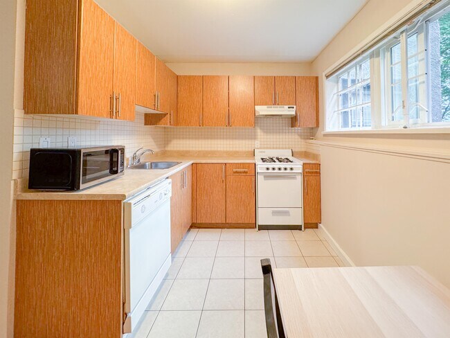 Photo - 935 Jervis St Unit 20