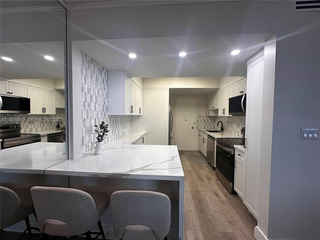 Photo - 5055 Collins Ave Unit 10F