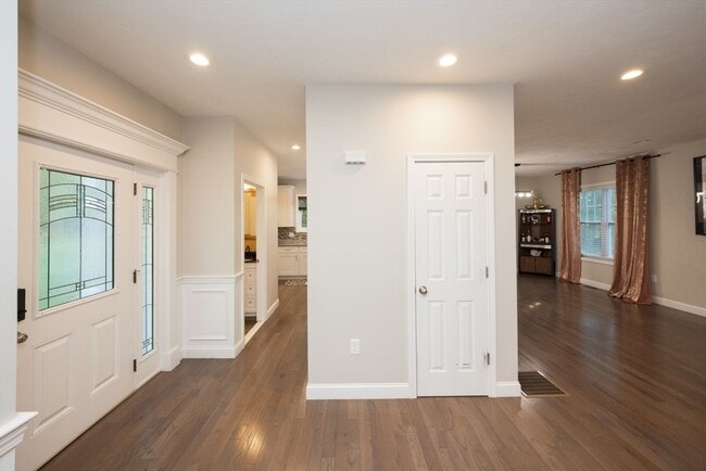 Photo - 22 Beacon St