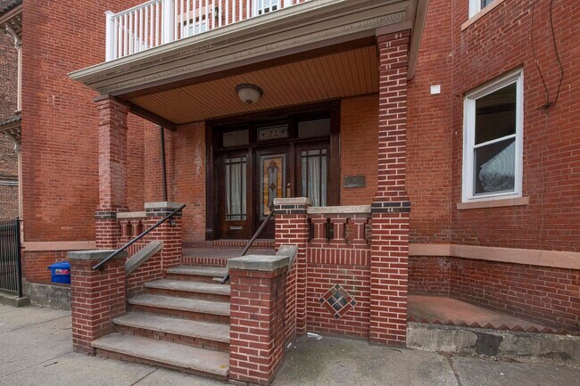 Building Photo - 71 Summit Ave Unit 3 Rental