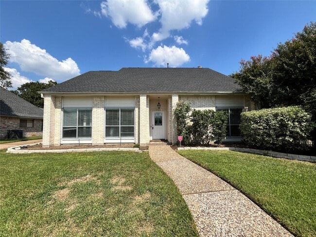 Building Photo - 15414 Willow River Dr Rental