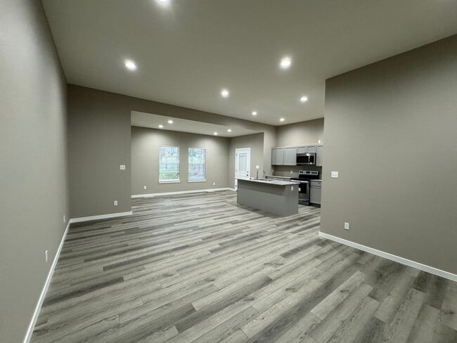 Photo - Newer 4 Bedrooms/2 Baths/Oversized 2 Car Garage Home Coming Available!