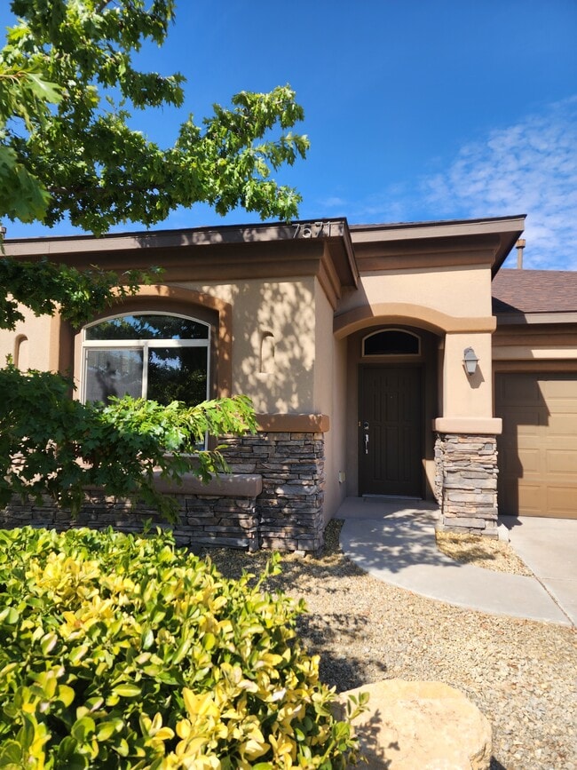 Photo - 7571 Vista de Oeste Pl