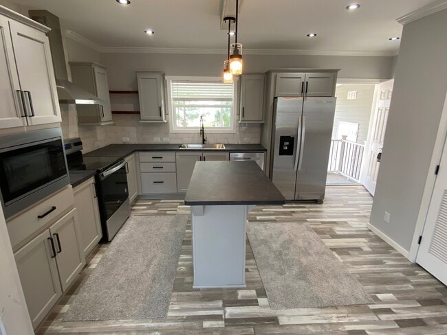 Photo - 1990 Douglas Ln