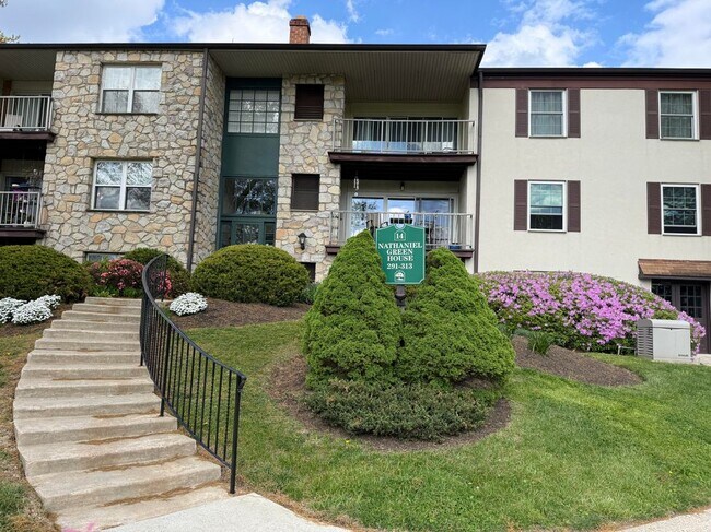 Building Photo - 300 Drummers Ln