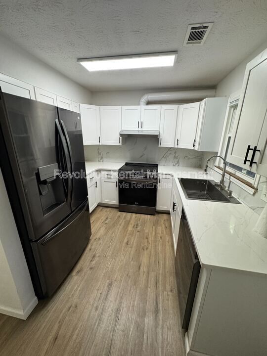 Photo - 1305 Sweet Pine Dr